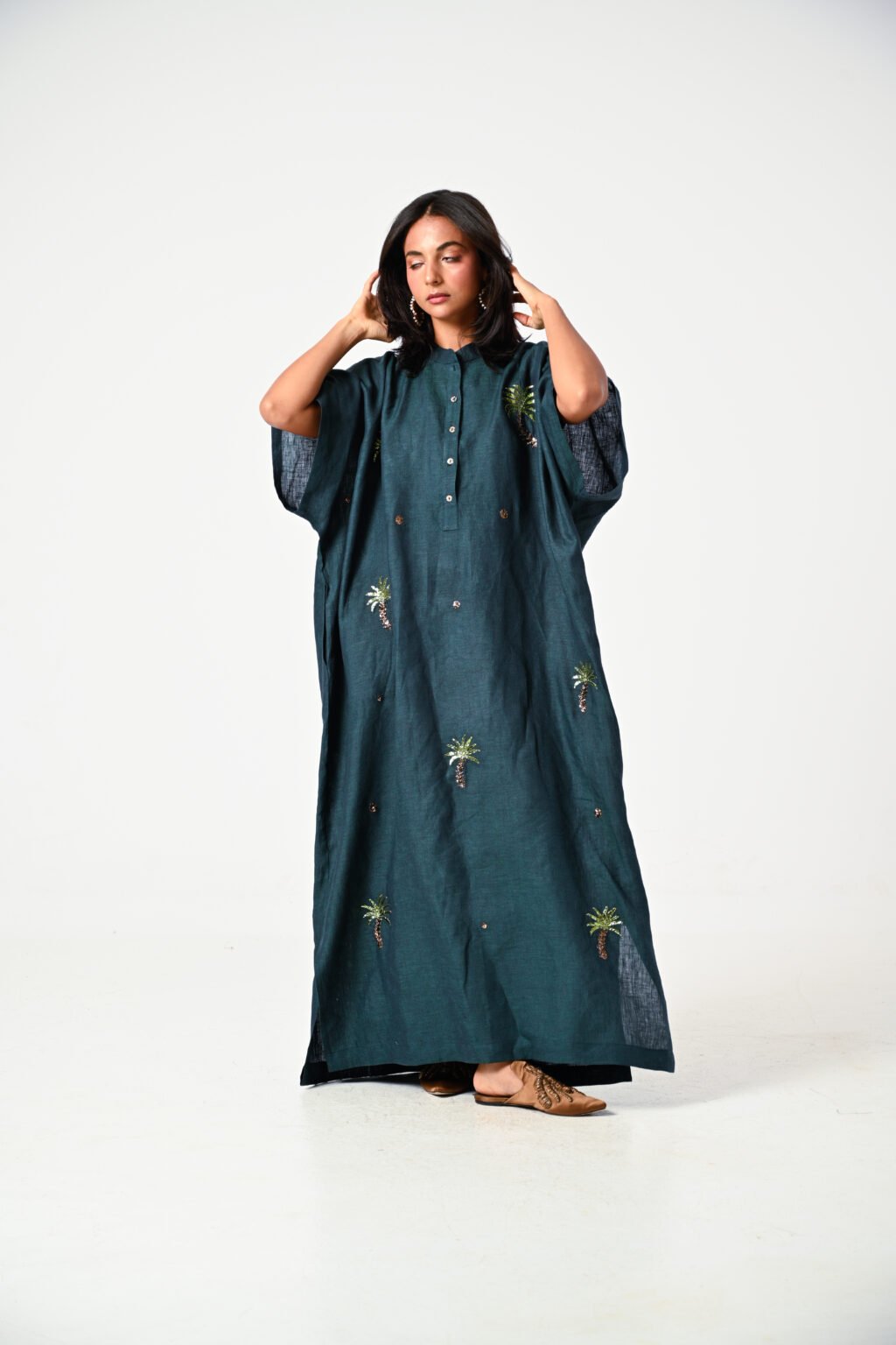 Linen kaftan with hand embroidery